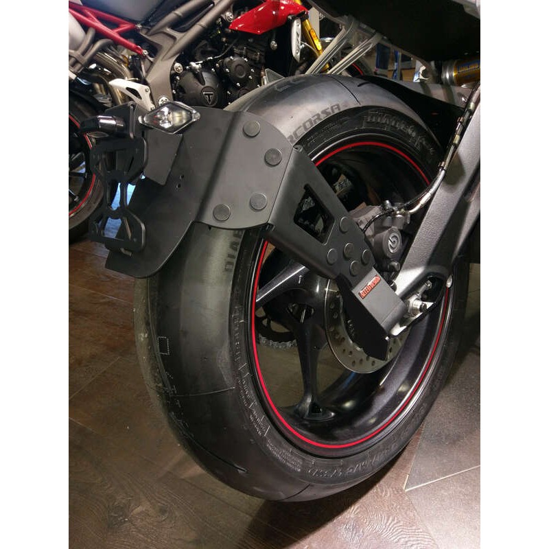 Support de plaque ACCESS DESIGN ''ras de roue'' noir Triumph Street Triple 800