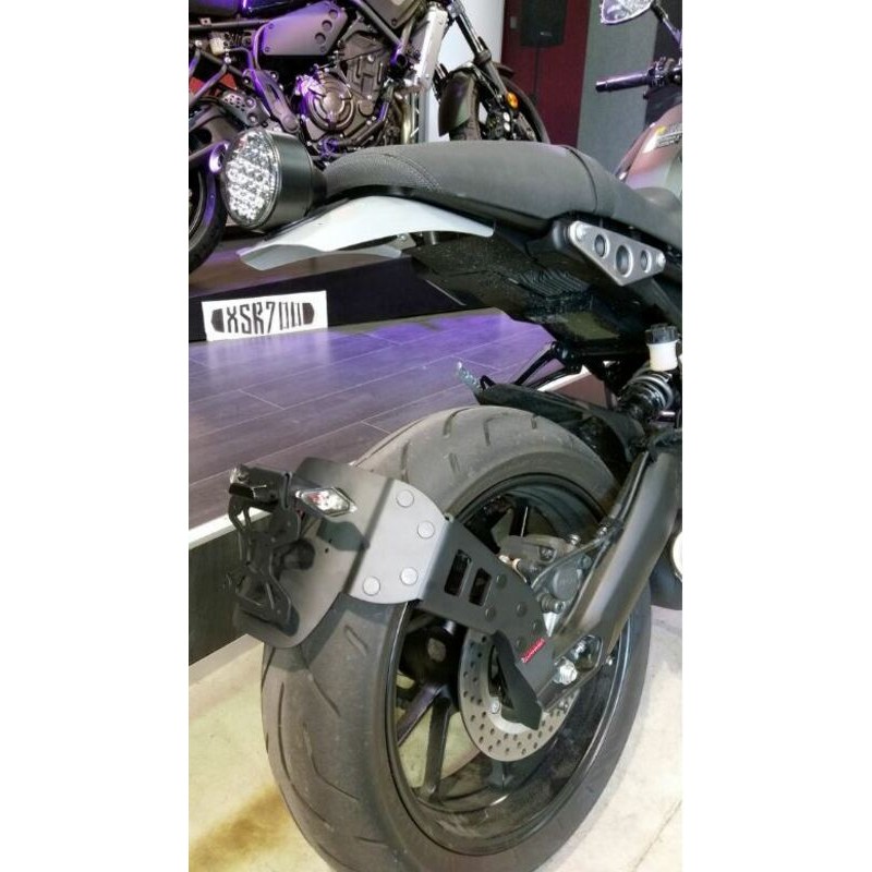 Support de plaque ACCESS DESIGN ''ras de roue'' noir Yamaha XSR900